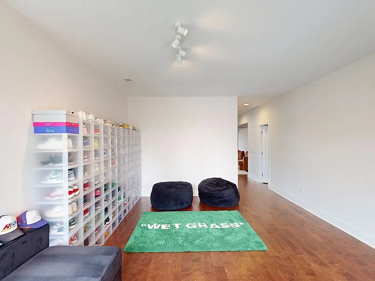 1220 Lomax Ave — Photo 4