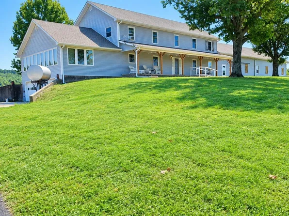 1869 Us Highway 60 E, Salem, KY 42078