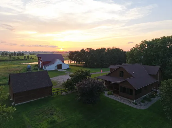 49547 440th St, Windom, MN 56101