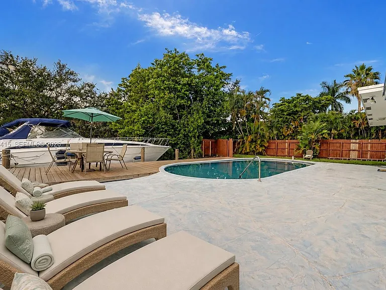 3730 SW 47th Ct — Photo 21