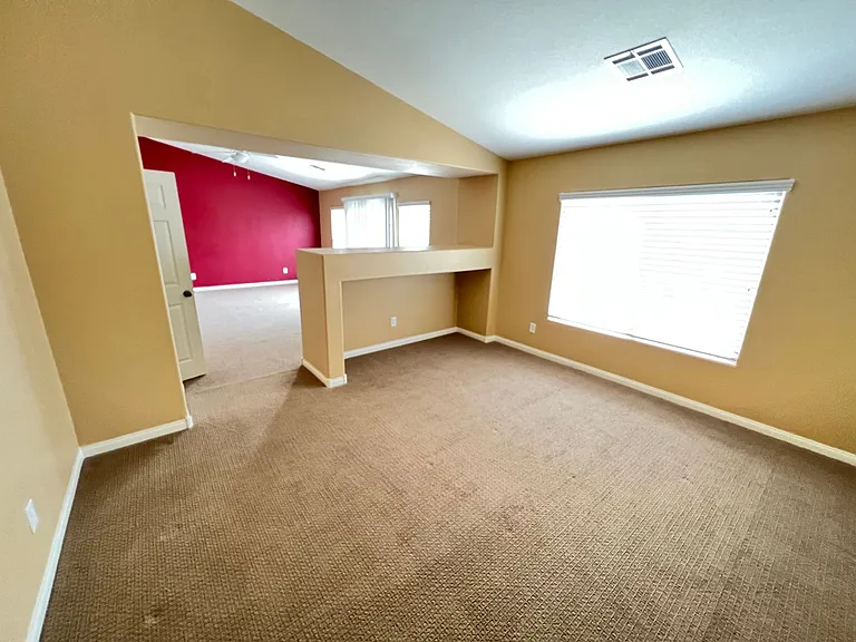 742 Canary Wharf Dr — Photo 36