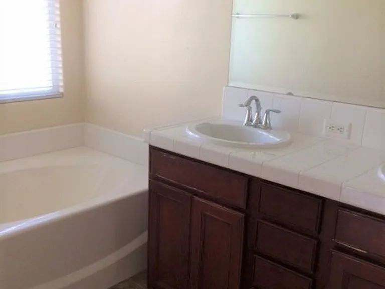 5512 Cherry Creek Ln — Photo 8