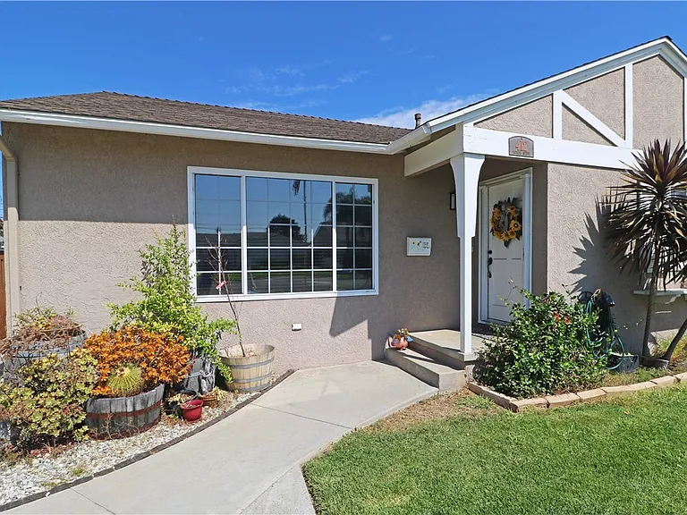 412 Catalpa Ave — Photo 2
