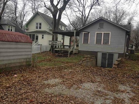 2nd image of 805 S Park Ave