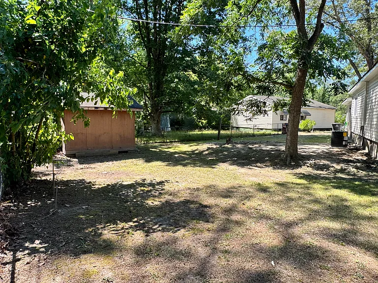 1312 Barnes St — Photo 34