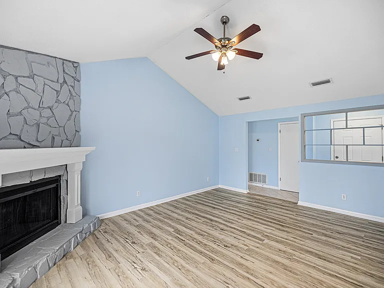 349 Primrose Cir — Photo 11