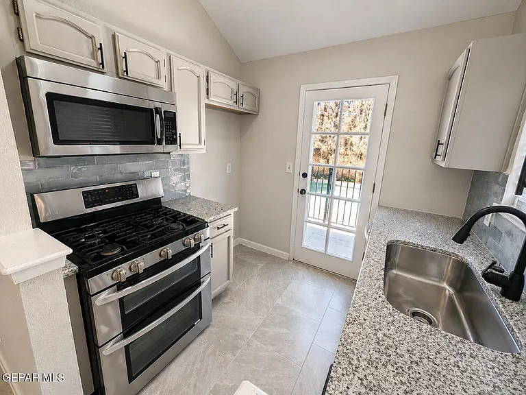 11409 Chickasaw Dr — Photo 11