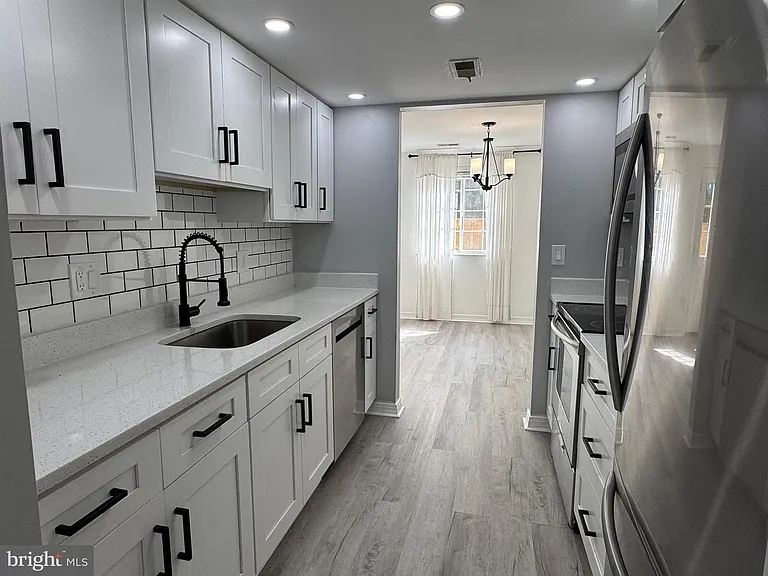 5585 Hecate Ct — Photo 6