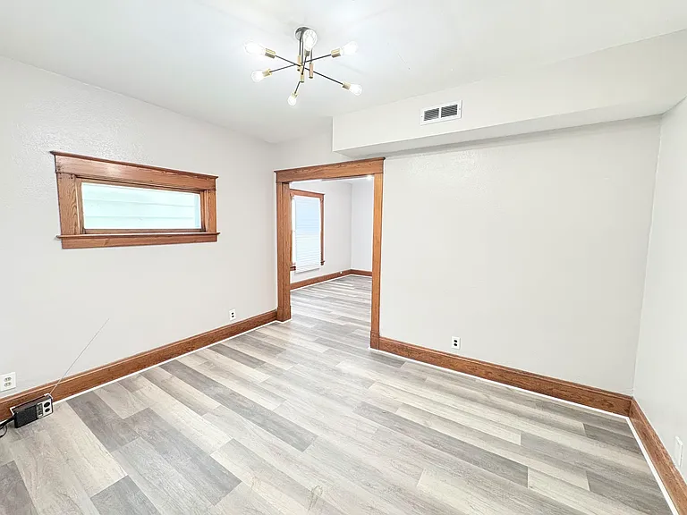 217 Everett St — Photo 5
