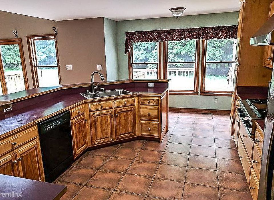 4030 Erin CT LR (13 of 1)
