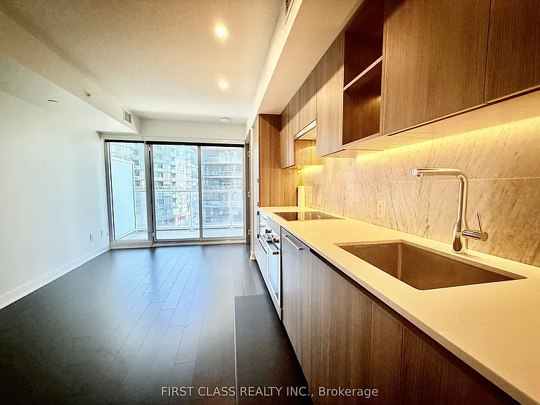 19 Bathurst St #902 — Photo 14