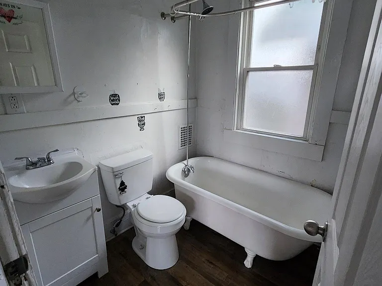 839 E 26th St #2 — Photo 9