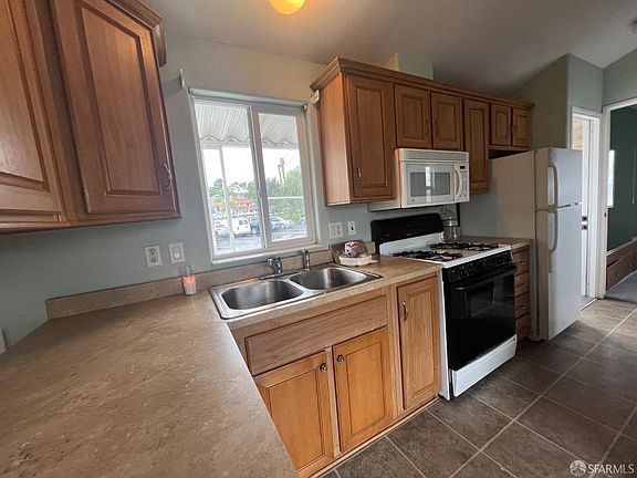 4th image of 1700 El Camino Real Space 21