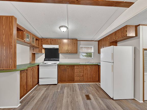 2nd image of 491 Chapman Rd #90