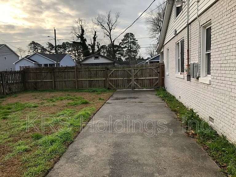 20 Kirby St — Photo 17