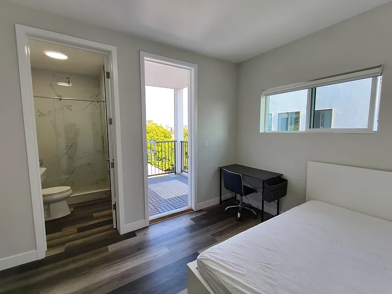 1280 W 37th Pl #A4N — Photo 6