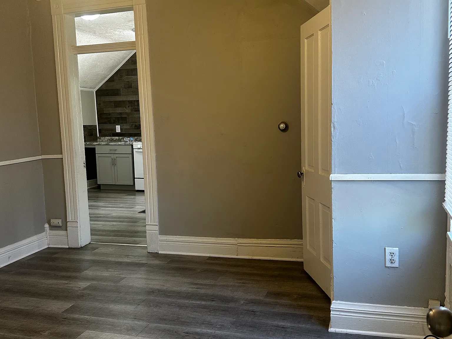 2 bed, 800 sqft, $1,050 — Photo 3