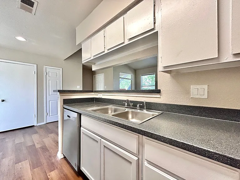 7111 E Highway 290 #D — Photo 11