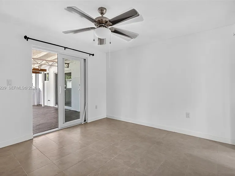 17001 NW 53rd Ct — Photo 30