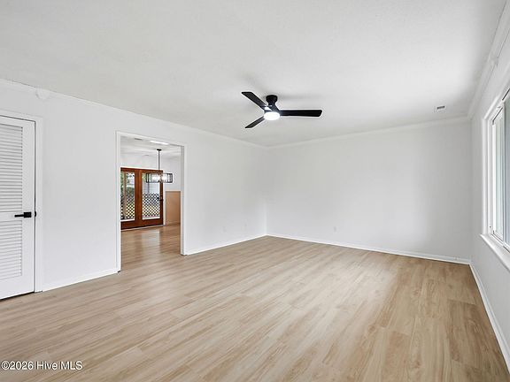 5th image of 110 Lance Court