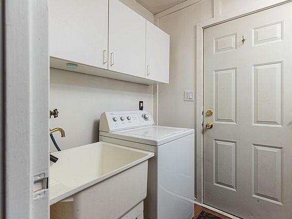 4th image of 27417 Osmun St