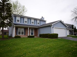 836 Huron Ct, Carol Stream, IL 60188