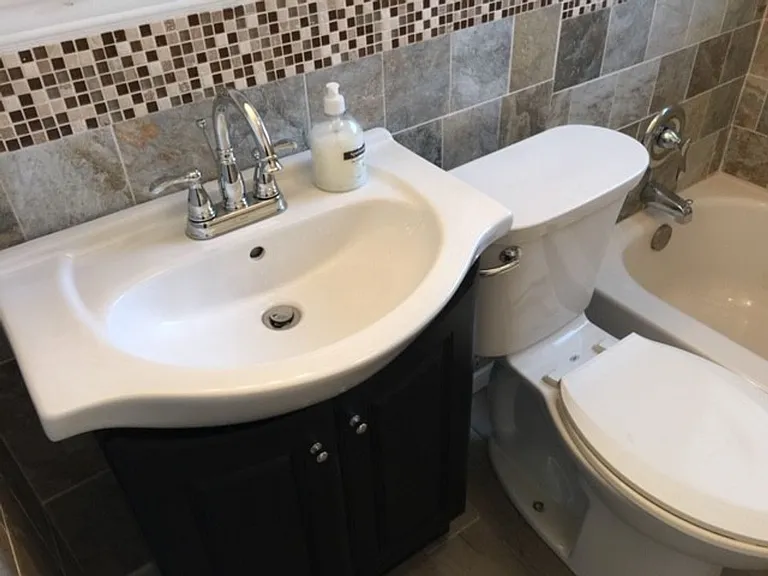 2426 Shasta Dr — Photo 10
