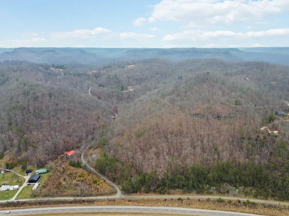 68 Star Gap Rd, Stanton, KY 40380