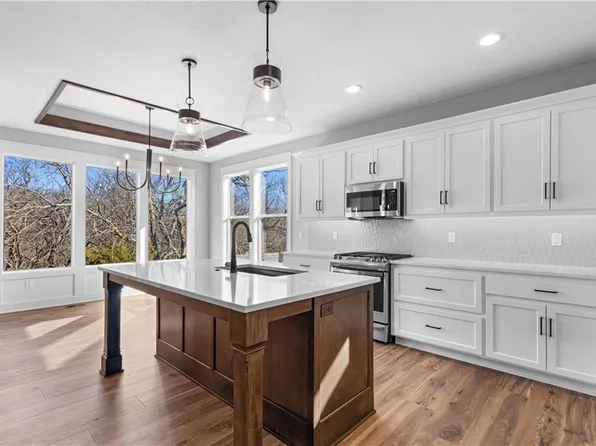 11529 S Olathe View Rd, Olathe, KS 66061