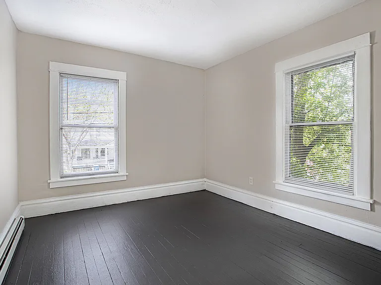 719 W Cedar St — Photo 10