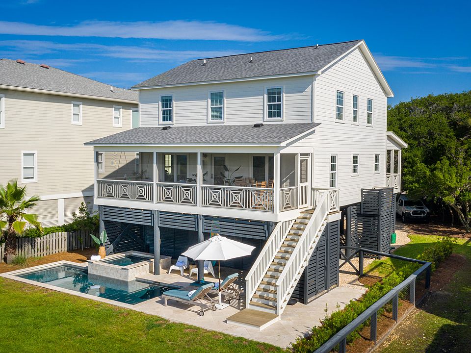 2nd image of 2616 Palm Blvd