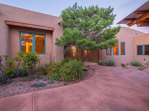 3rd image of 11 Tewa Ct