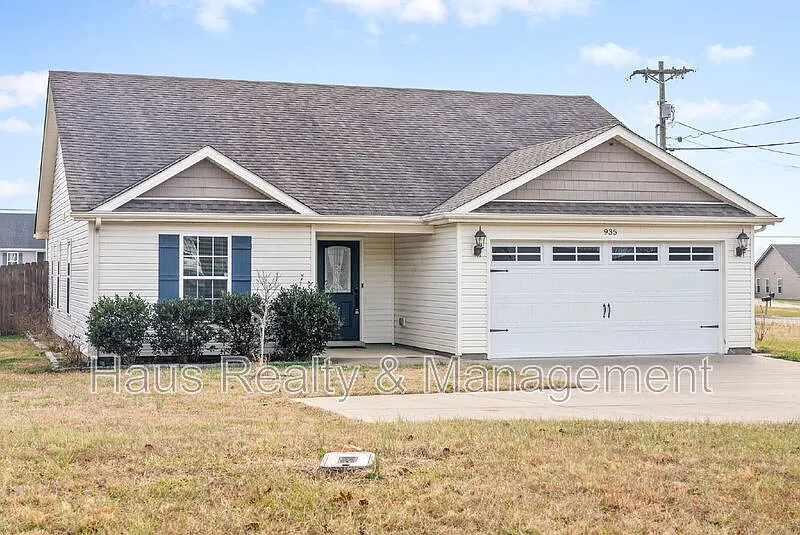 3 bed, 2.0 bath, 1274 sqft, $1,700 — Photo 2