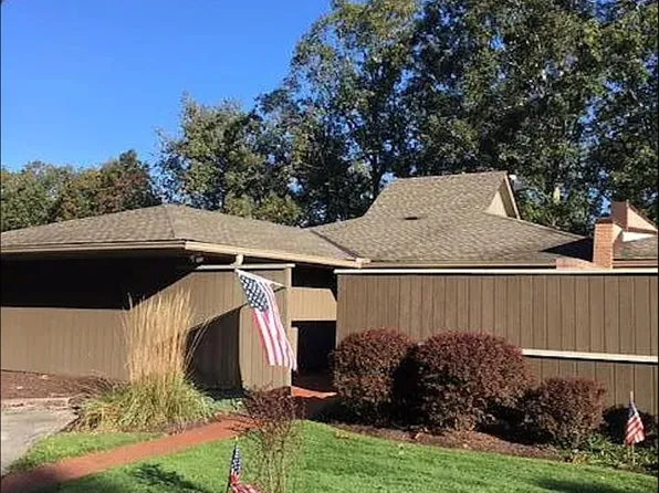 219 Club Cir, Daniels, WV 25832