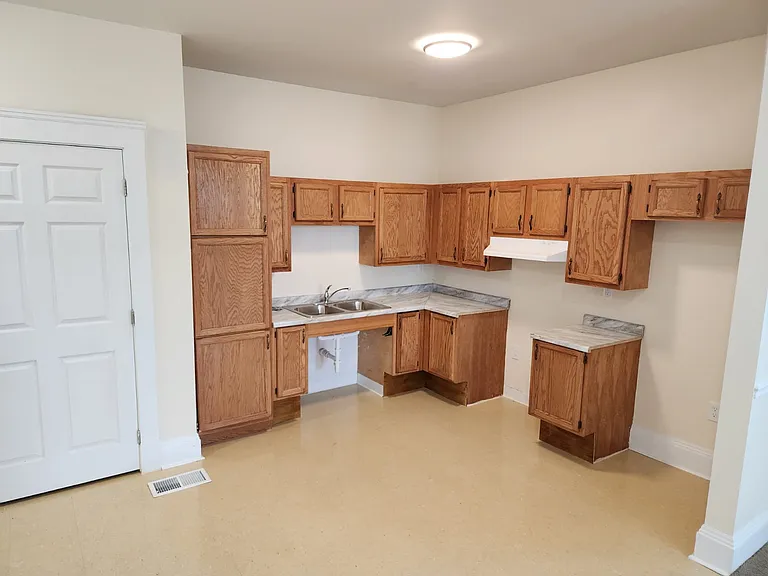3501 E 93rd St #301 — Photo 7