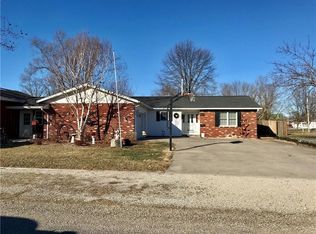 208 E South 3rd St, Stewardson, IL 62463