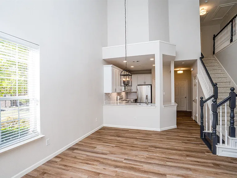 8600 Brunswick Dr — Photo 7