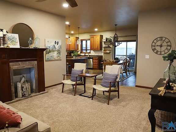 2nd image of 6408 S Diamond Cir