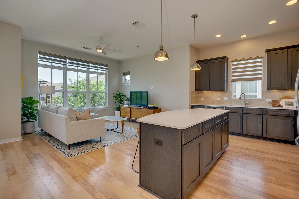 Building Photo - 4013 Briones St
