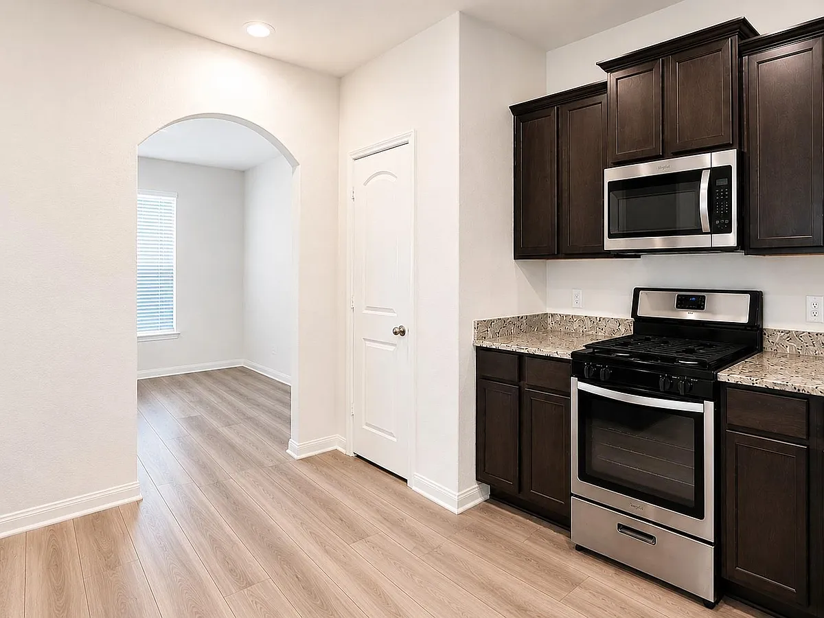 Building Photo - 409 Amberwood Park Dr
