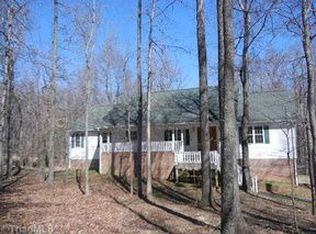 411 E Sheraton Park Rd, Pleasant Garden, NC 27313