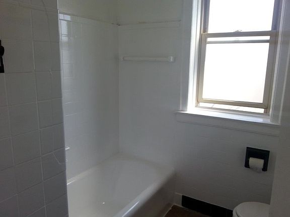 3rd image of 1725 W 91st St #3
