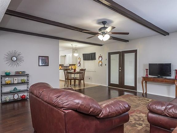 3rd image of 300 W Gardenia Ave