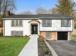 99 Grove St, Reading, MA 01867