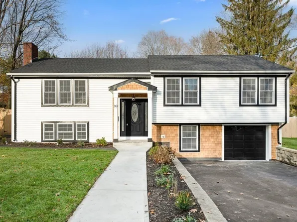 99 Grove St, Reading, MA 01867