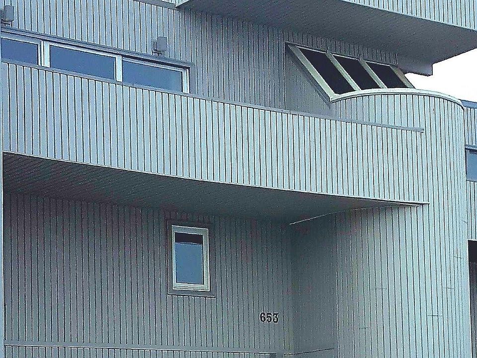 1st image of 653 W Lakeshore Dr