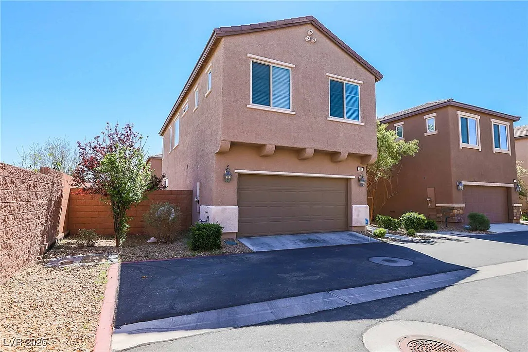 Building Photo - 716 Calamus Palm Pl
