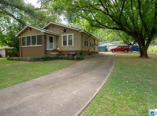 624 Pinewood Ct, Bessemer, AL 35023