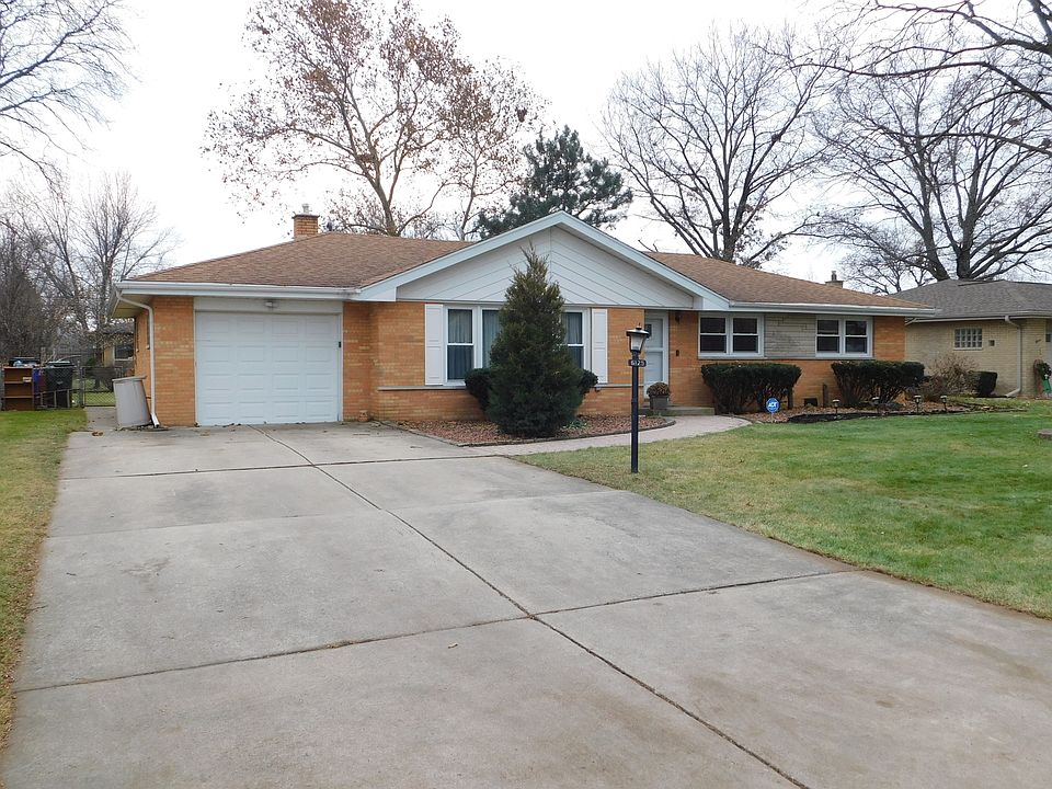 1st image of 6125 W 127th Pl