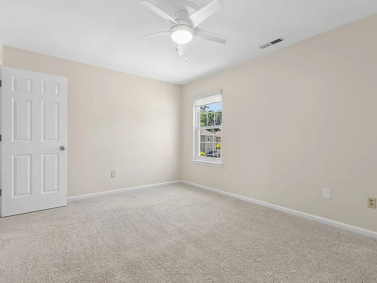 812 E Willow Point Pl — Photo 22